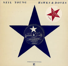Carica l&#39;immagine nel visualizzatore di Gallery, Neil Young : Hawks &amp; Doves (12&quot;, Single, Mono, Promo, Blu)

