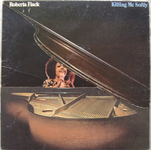 Carica l&#39;immagine nel visualizzatore di Gallery, Roberta Flack : Killing Me Softly (LP, Album, RE, Gat)
