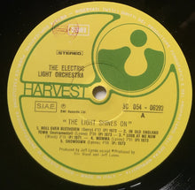 Carica l&#39;immagine nel visualizzatore di Gallery, Electric Light Orchestra : The Light Shines On (LP, Comp)
