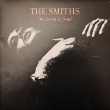 Carica l'immagine nel visualizzatore di Gallery, The Smiths : The Queen Is Dead (LP, Album, RE, Gat)
