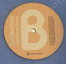 Carica l'immagine nel visualizzatore di Gallery, Lucio Dalla, Lucio Battisti : L'Alba Di Lucio (12", Ltd, Num, Blu)
