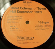 Carica l'immagine nel visualizzatore di Gallery, Ornette Coleman : Town Hall · 1962 (LP, Album, RE)
