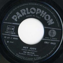 Carica l&#39;immagine nel visualizzatore di Gallery, The Beatles : Hey Jude / Revolution (7&quot;)
