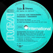 Carica l'immagine nel visualizzatore di Gallery, Bouzouki Ensemble Tasos Karakatsanis : 12 Sirtakis von Theodorakis / Hadjidakis / Xarchakos (Folge 2) (LP, Comp)
