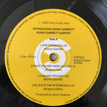 Carica l&#39;immagine nel visualizzatore di Gallery, Kenny Garrett Quintet Featuring Woody Shaw : Introducing Kenny Garrett (LP)
