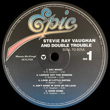 Carica l&#39;immagine nel visualizzatore di Gallery, Stevie Ray Vaughan &amp; Double Trouble : Soul To Soul (LP, Album, RE, 180)
