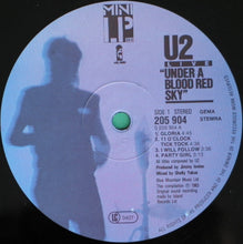 Carica l&#39;immagine nel visualizzatore di Gallery, U2 : Live &quot;Under A Blood Red Sky&quot; (LP, MiniAlbum, RE)
