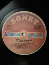 Carica l&#39;immagine nel visualizzatore di Gallery, Johnny Winter : Serious Business (LP, Album)
