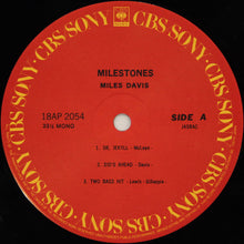 Carica l&#39;immagine nel visualizzatore di Gallery, Miles Davis = Miles Davis : Milestones = マイルストーンズ (LP, Album, Mono, RE)
