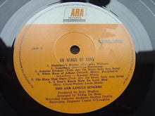 Carica l&#39;immagine nel visualizzatore di Gallery, Aer Lingus Singers : On Wings Of Song (LP, Album)
