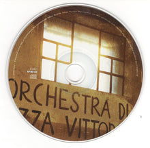 Carica l&#39;immagine nel visualizzatore di Gallery, L&#39;Orchestra di Piazza Vittorio : L&#39;Orchestra Di Piazza Vittorio  (CD, Album)
