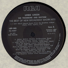 Carica l&#39;immagine nel visualizzatore di Gallery, Urbie Green : The Best Of New Broadway Show Hits (LP, RE)
