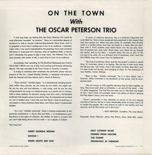 Carica l&#39;immagine nel visualizzatore di Gallery, The Oscar Peterson Trio : On The Town With The Oscar Peterson Trio (LP, Album, RE)
