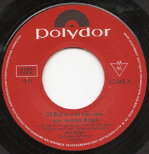 Carica l&#39;immagine nel visualizzatore di Gallery, Gus Backus : 22 Beine Und Die Zwei Von Meiner Braut (7&quot;, Single, Mono)
