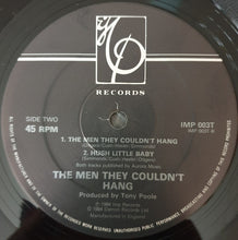 Carica l&#39;immagine nel visualizzatore di Gallery, The Men They Couldn&#39;t Hang : The Green Fields Of France (12&quot;, Single)
