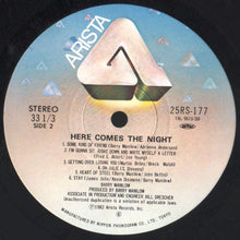 Carica l&#39;immagine nel visualizzatore di Gallery, Barry Manilow : Here Comes The Night (LP, Album)
