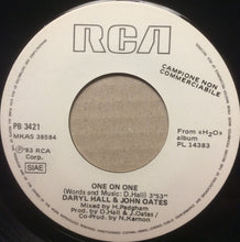 Carica l&#39;immagine nel visualizzatore di Gallery, Daryl Hall &amp; John Oates : One On One (7&quot;, Promo)
