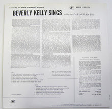 Carica l&#39;immagine nel visualizzatore di Gallery, Bev Kelly With The Pat Moran Trio : Beverly Kelly Sings With The Pat Moran Trio (LP, Album)

