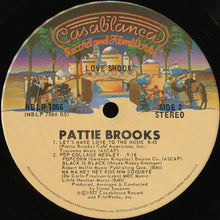 Carica l&#39;immagine nel visualizzatore di Gallery, Pattie Brooks And The Simon Orchestra : Love Shook (LP, Album)
