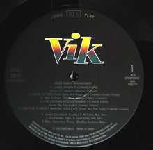 Carica l&#39;immagine nel visualizzatore di Gallery, Art Farmer, Nick Travis, Urbie Green, Hal McKusick, Gene Quill, Zoot Sims, Al Cohn, Elliot Lawrence, Chubby Jackson, Don Lamond : Jazz Goes Broadway (LP, Album, RE)
