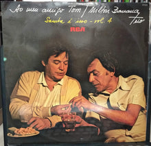 Carica l&#39;immagine nel visualizzatore di Gallery, Milton Banana Trio : Ao Meu Amigo Tom, Samba É Isso - Vol. 4 (LP, Album)
