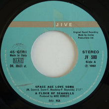 Carica l&#39;immagine nel visualizzatore di Gallery, A Flock Of Seagulls : Space Age Love Song (7&quot;, Single)
