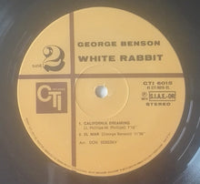 Carica l&#39;immagine nel visualizzatore di Gallery, George Benson : White Rabbit (LP, Album, RP)
