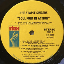 Carica l&#39;immagine nel visualizzatore di Gallery, The Staple Singers : Soul Folk In Action (LP, Album, Mon)
