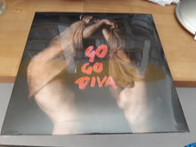 Carica l&#39;immagine nel visualizzatore di Gallery, La Rappresentante Di Lista : Go Go Diva (LP, Album, RE, Pin)
