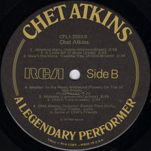 Carica l&#39;immagine nel visualizzatore di Gallery, Chet Atkins : A Legendary Performer Volume 1 (LP, Comp)

