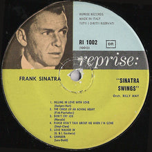 Carica l&#39;immagine nel visualizzatore di Gallery, Frank Sinatra : Sinatra Swings (LP, Album, Mono)
