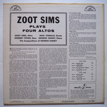 Carica l&#39;immagine nel visualizzatore di Gallery, Zoot Sims : Zoot Sims Plays Four Altos (LP)
