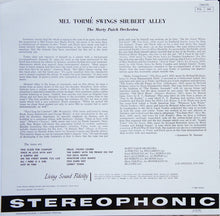 Carica l&#39;immagine nel visualizzatore di Gallery, Mel Tormé, Marty Paich Orchestra : Swings Shubert Alley (LP, Album, RE)
